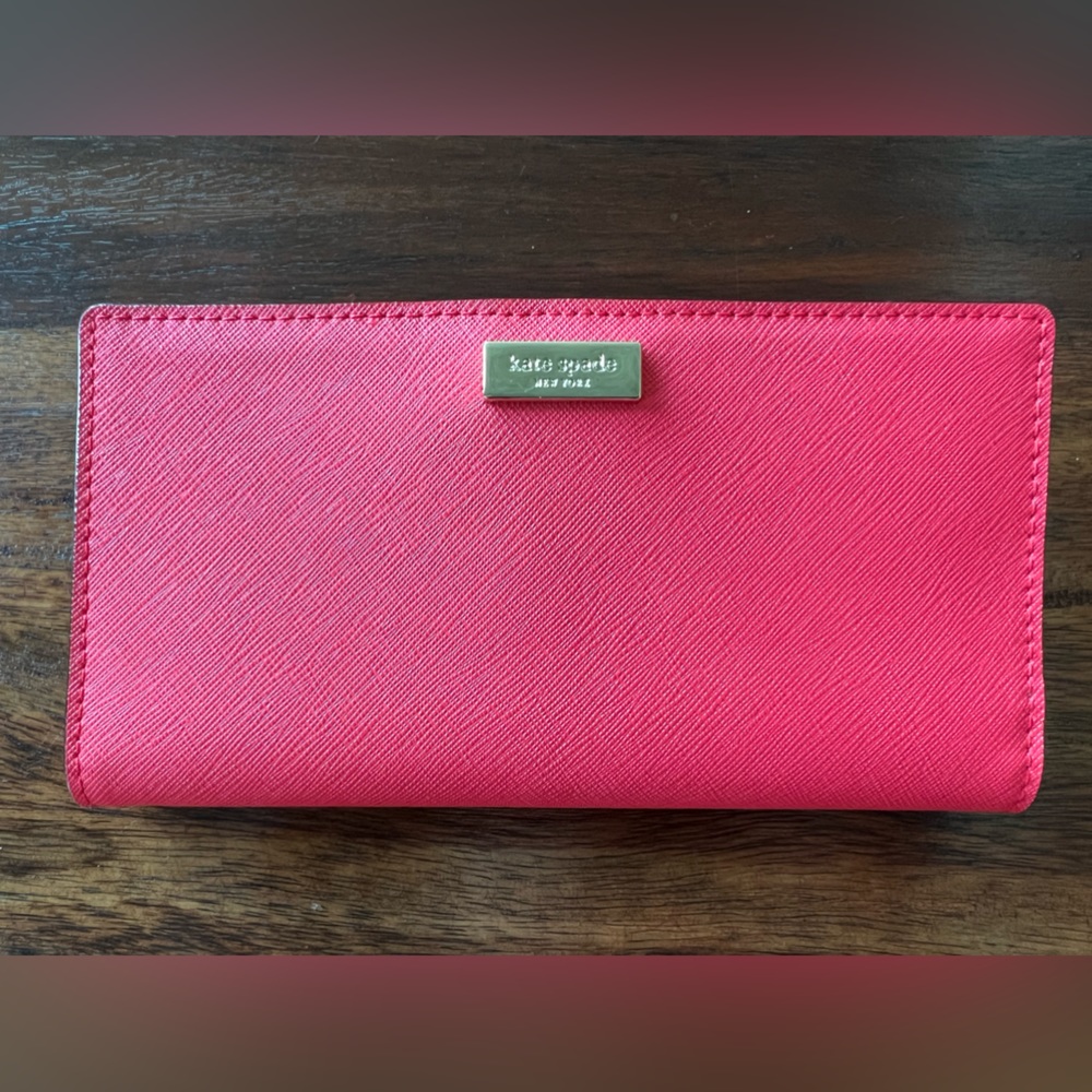 Kate Spade New York Laurel Way Stacy Red Bifold Wallet